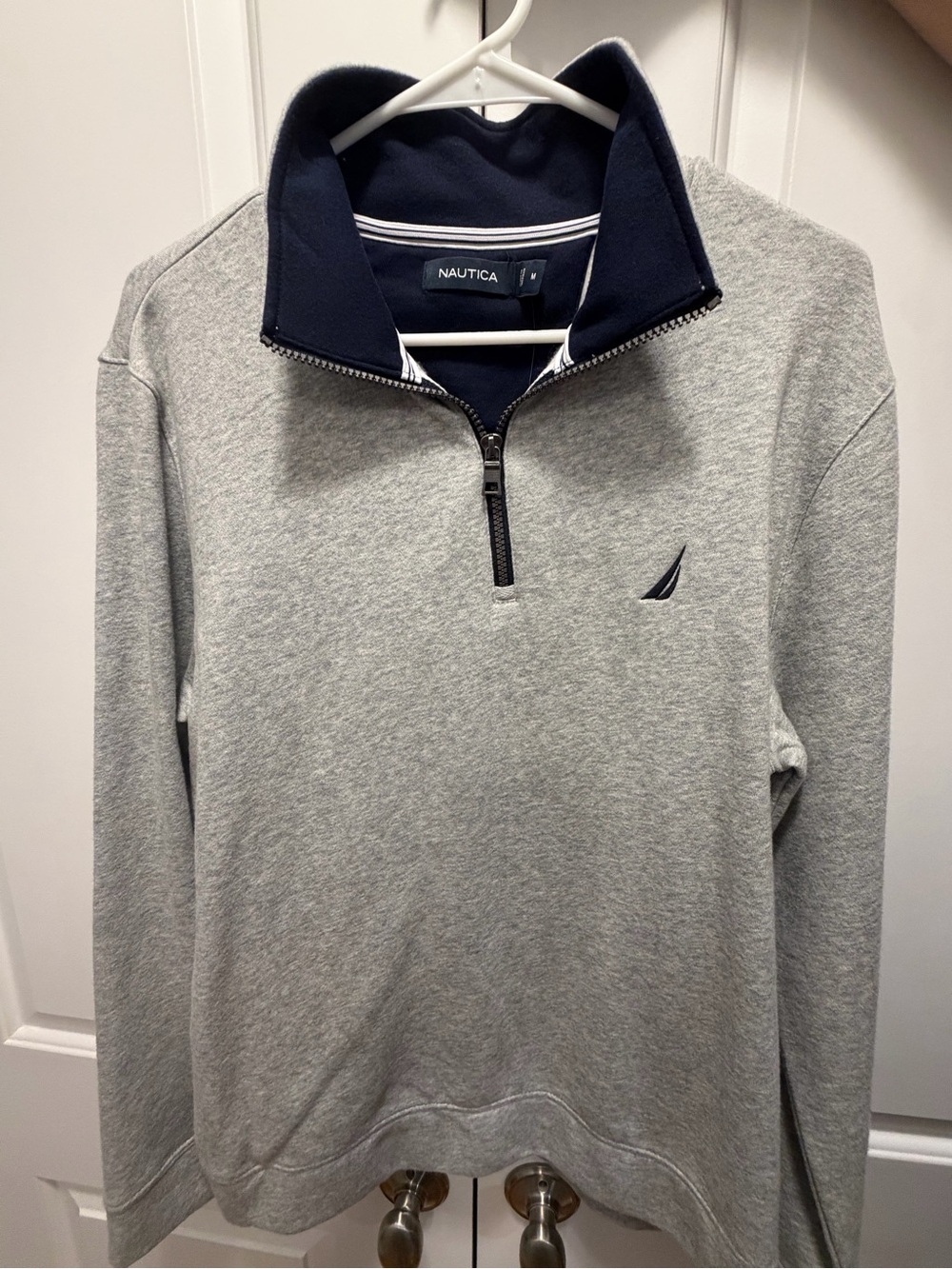 Nautica Men’s Light Gray Quarter-Zip Pullover with Navy Trim